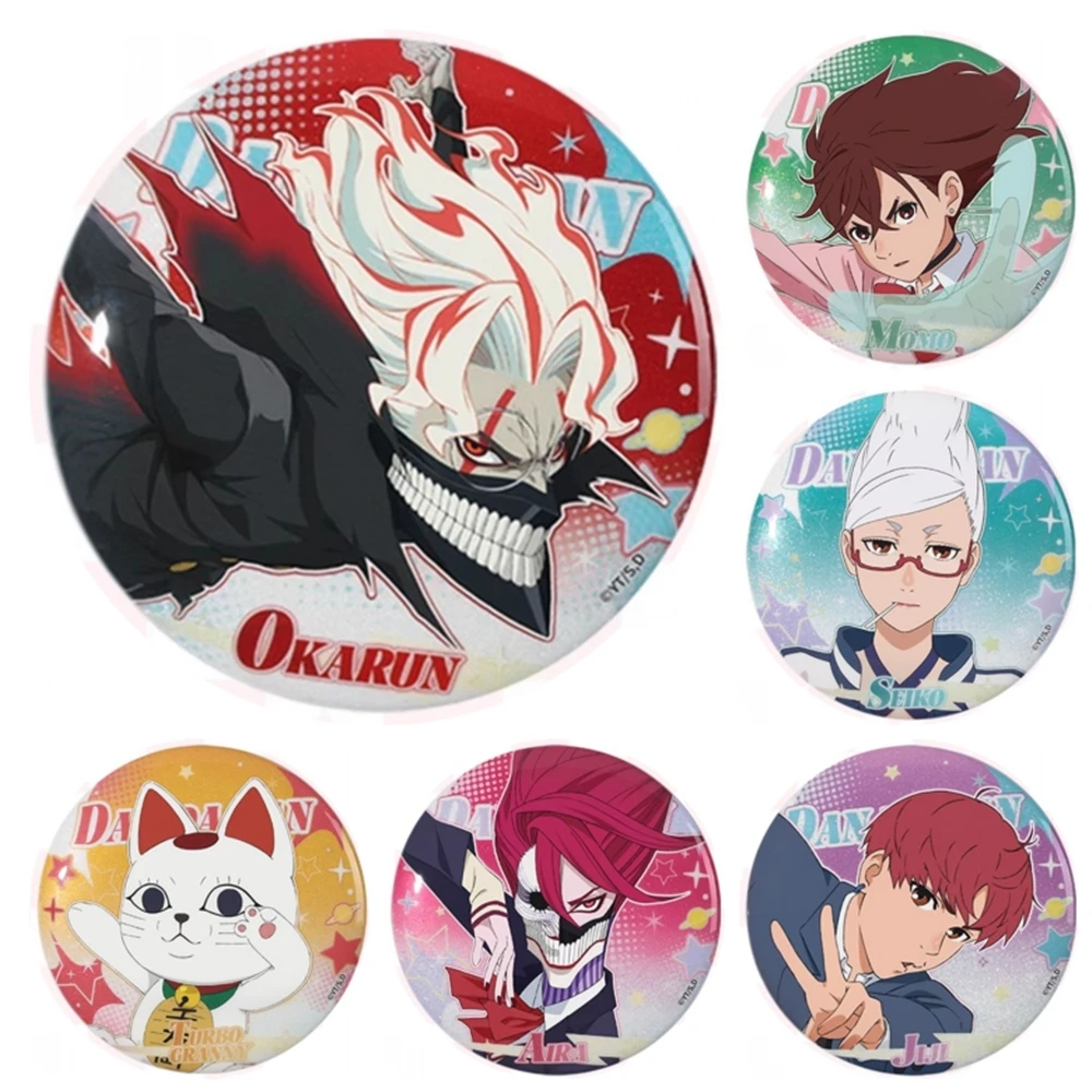 58mm Anime DAN DA DAN Takakura Ken Ayase Seiko Enjōji Jin Shiratori Aira COSTUME Cosplay Distintivo Pin SPTE Spilla in banda stagnata ﻿   Prop