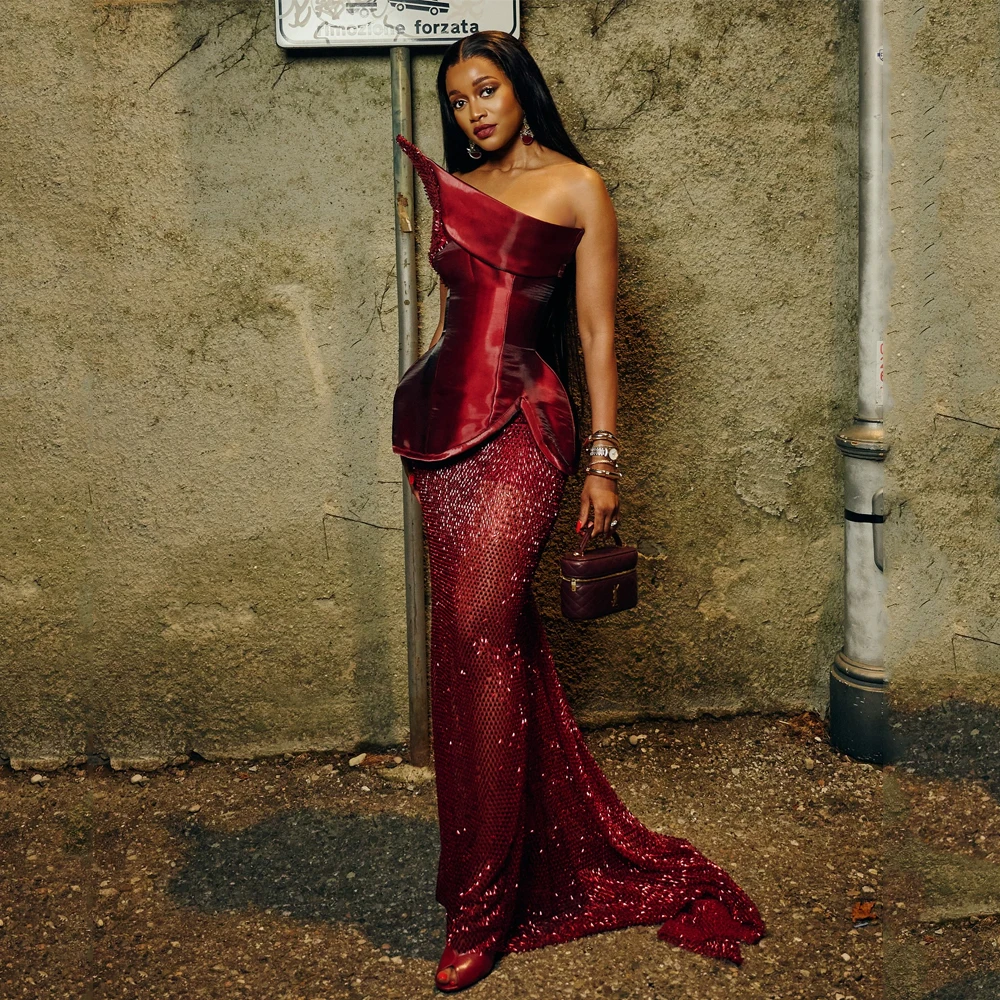 

Burgundy Evening Dresses Luxury 2025 Mermaid Sleeveless Strapless Glitter Birthday Dress Customized Rhinestone Gown Sweep Train