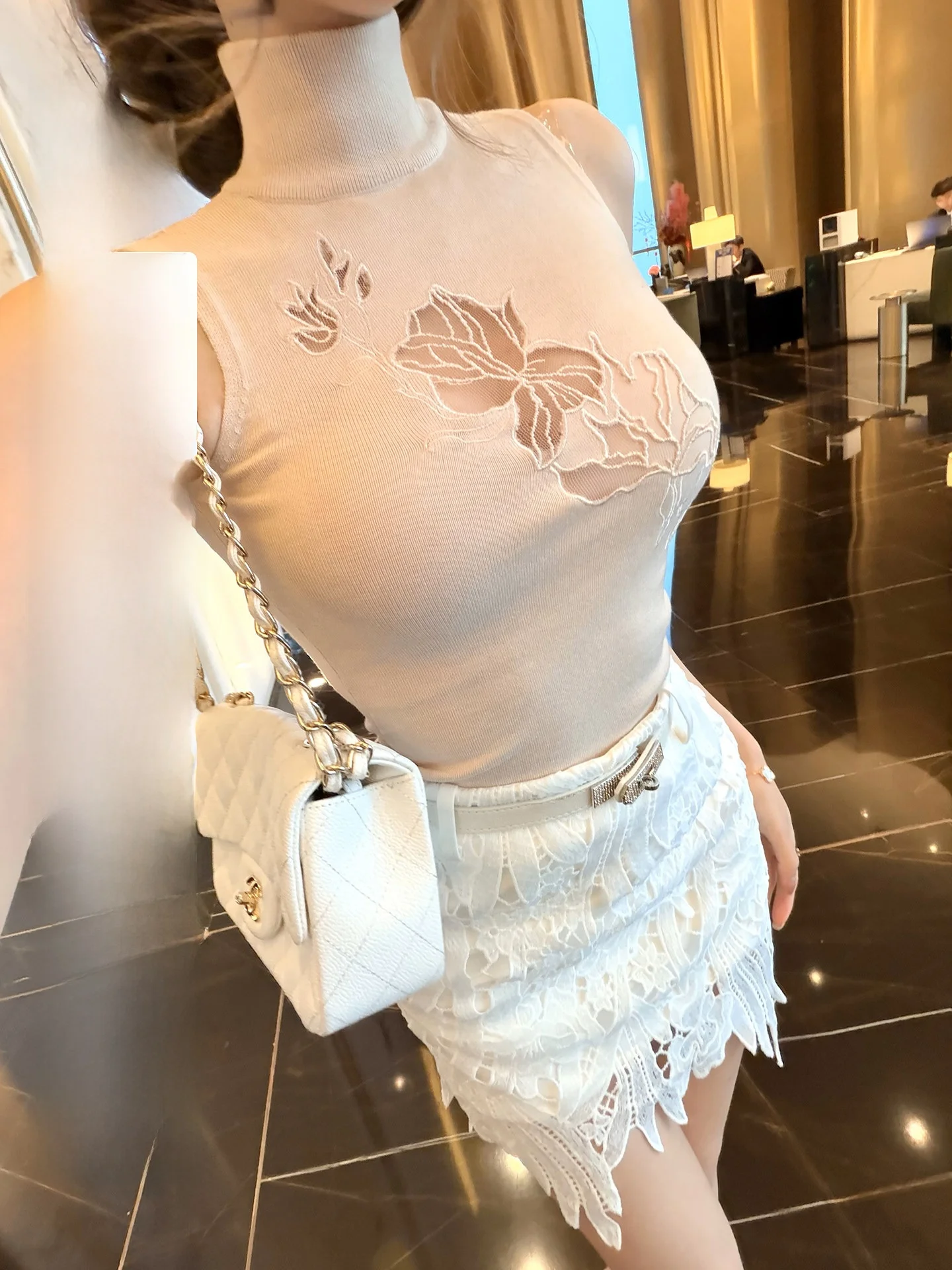 

CCZEE Rose Hollow out Vest Top Women's Slim Fit ort Length Spring Design High Collar Hollow Design Dr Weaving Series