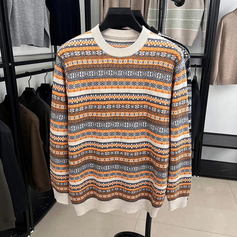 الرجال محبوك سترة جولة الرقبة طويلة الأكمام نمط هندسي شريط تصميم الخريف الشتاء الدافئة عارضة الأزياء الكلاسيكية ملابس رجالي