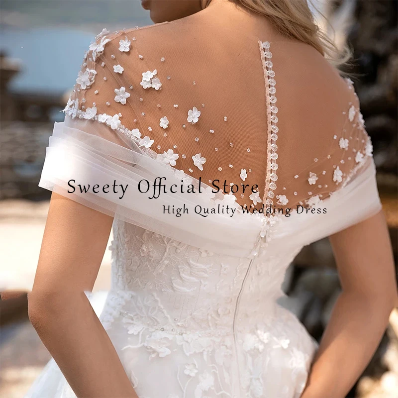 Luxury Wedding Dress  Embroidered Lace On Net With Beading Ball Gown O-Neck Shortsleeves Bride Dress Back Button Robe De Mariee