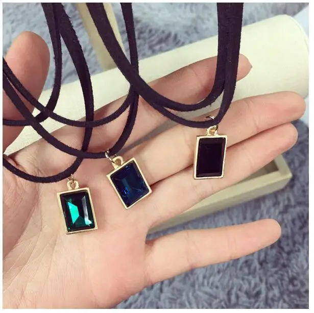 2024 New Fashion Multilayer Black Imitation Leather Choker Necklace Gothic Chain Charm Gem Pendant Vintage Jewelry