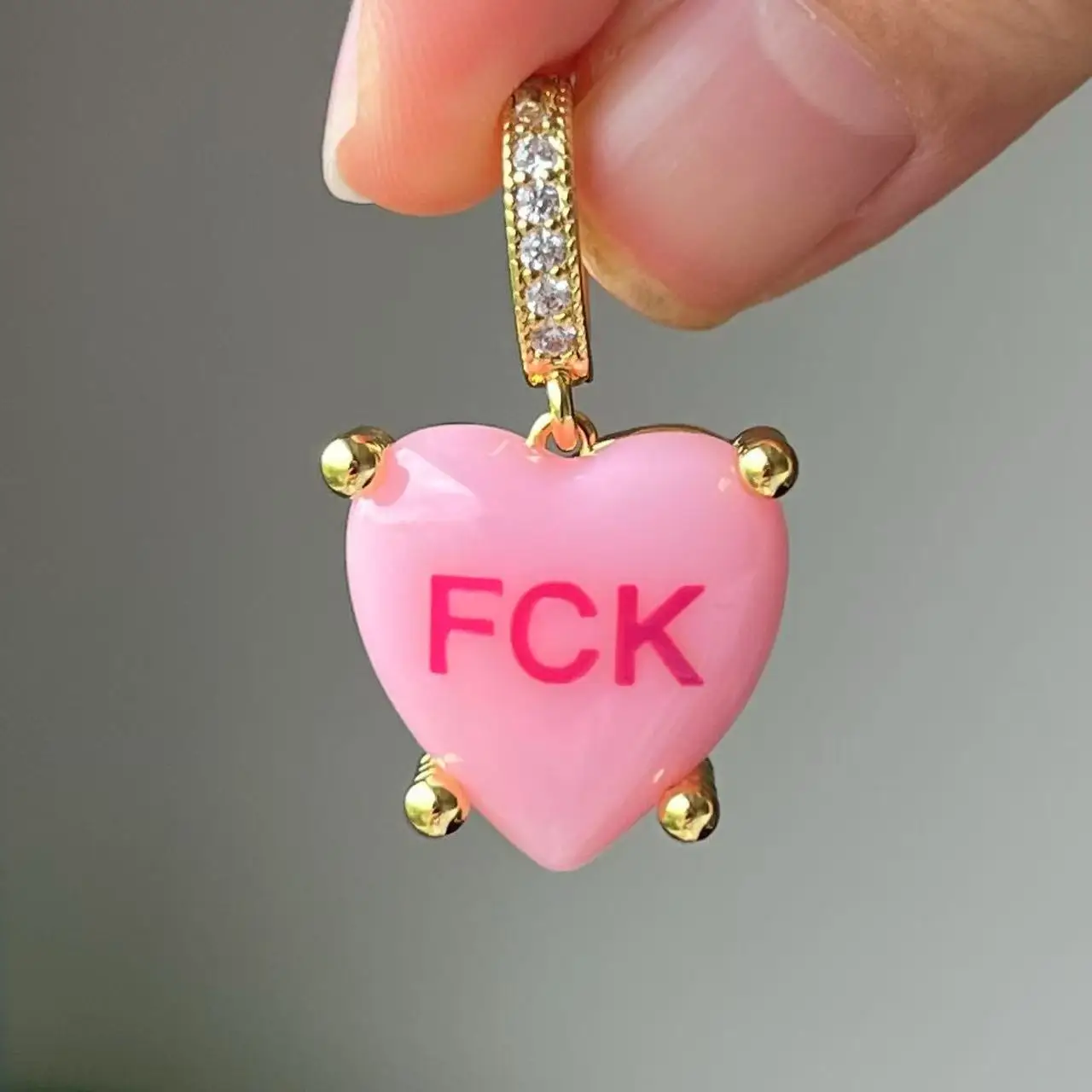 

Trendy Pink Heart Pendant Personalized Letter Punk Style Resin Necklace Charms Fashion Edgy Y2K Jewelry Gift for Women