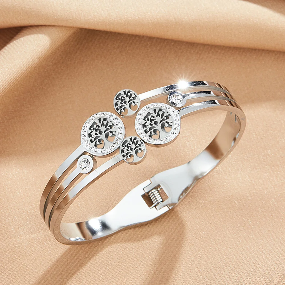 Life Tree Three Rings Interlaced White Shell Diamond Ladies Metal Bracelet, Gold Plated 18k Light Luxury Fashion