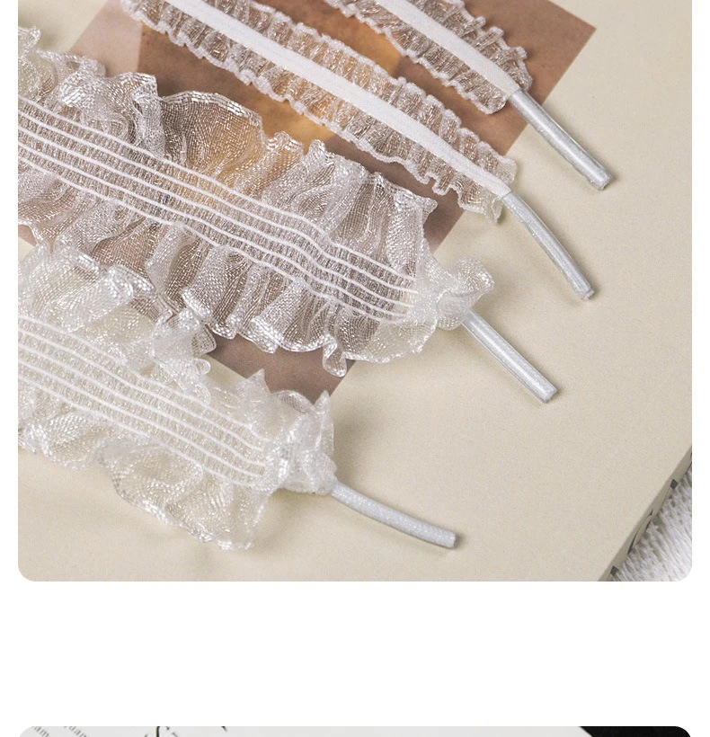 Rüschenbesetzte, transparente Schuhbänder aus Organza mit Schleife, süße, alltagstaugliche Schuhaccessoires für flache Sneaker und Freizeitschuhe. – Detail 6