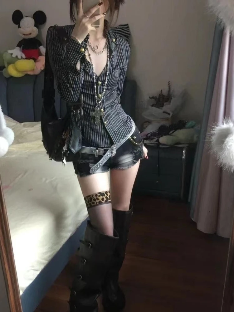 เสื้อเชิ้ตผู้หญิงแขนยาวลายทางสไตล์วินเทจอเมริกันยุค 2000 ทรงเข้ารูปเซ็กซี่ คอวี แฟชั่นเกาหลี Y2K เสื้อยืดลำลองสไตล์ฮาราจูกุ