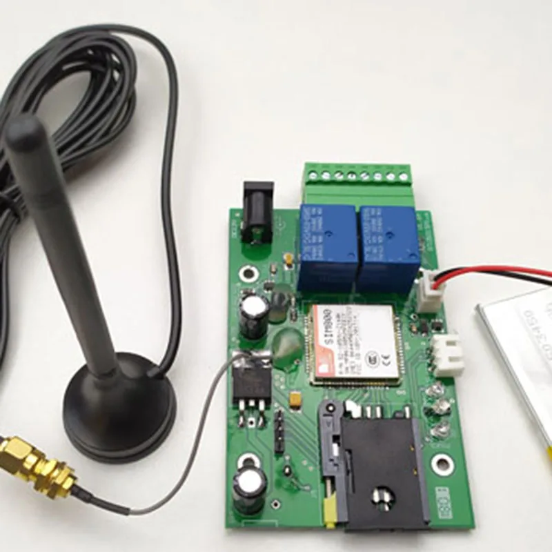 Carte à distance GSM RTU5015 Plus, avec deux entrées d'alarme, une sortie relais et batterie de contrôle SMS pour alarme de mise hors tension XY
