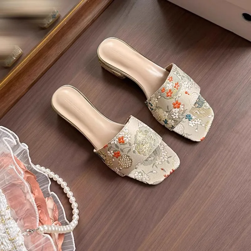 

Women's Slippers Square Heel Embroider Square Toe Shoes Women Leisure Dress Retro Anti-Slip Sole 2025 New