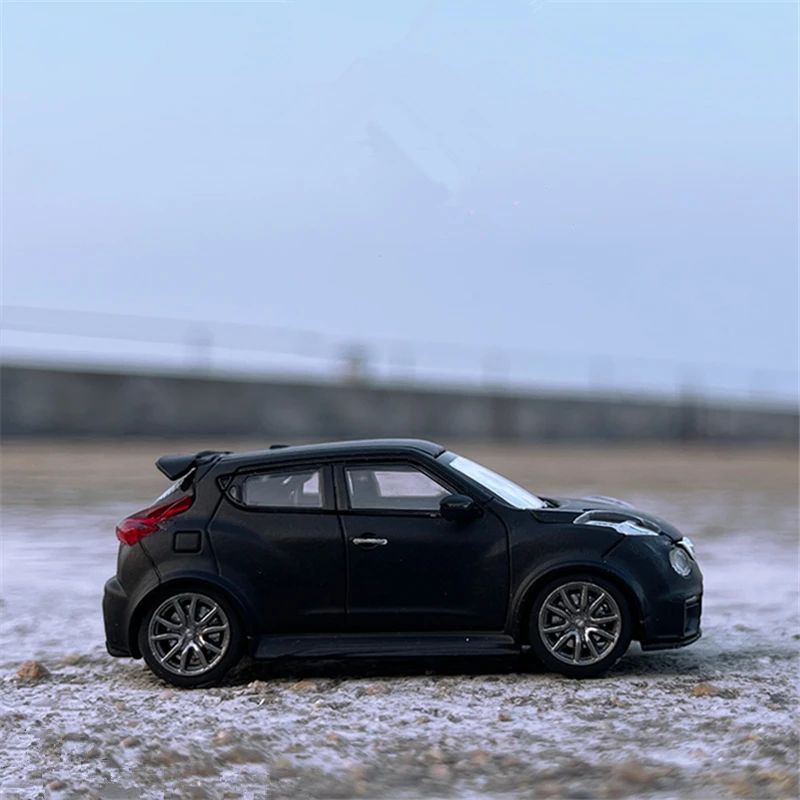 1/64 Nissan JUKE R SUV Alloy Car Model Diecast Metal Toy Mini Car Vehicle Model Simulation Miniature Scale Collection Kids Gift