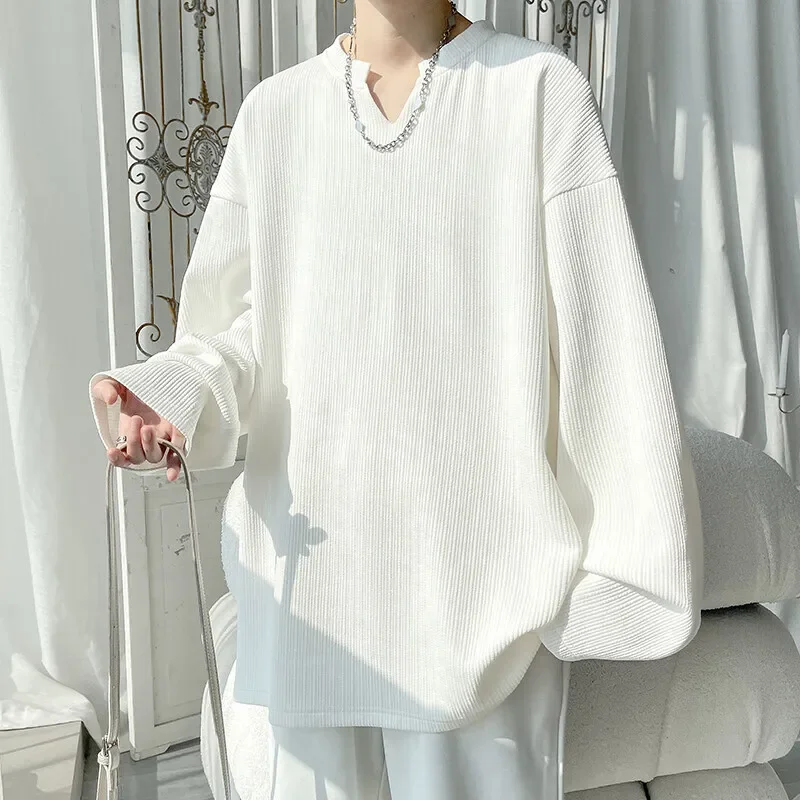 Pop White Long Sleeved T-shirt Men Oversized Casual V-neck T Shirt Men Streetwear Korean Loose Pleated T Shirt Mens Top M-3XL