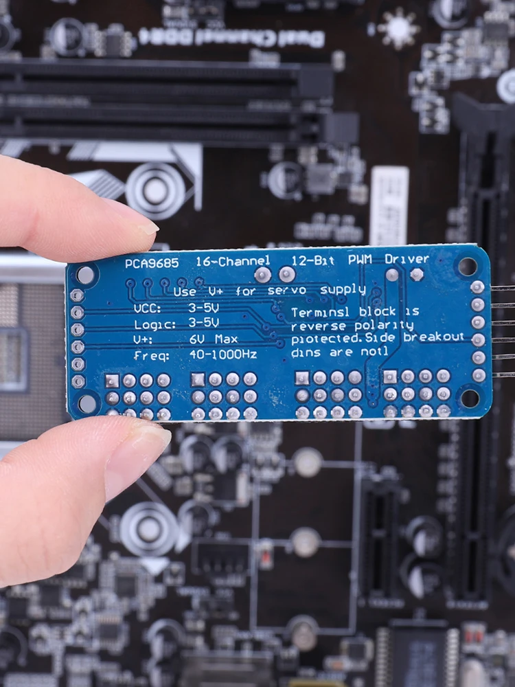 modulo-controlador-pca9685-interface-iic-16-canais-12-bits-pwm-servo-motor-escudo-driver-para-robo-arduino-raspberry-pi