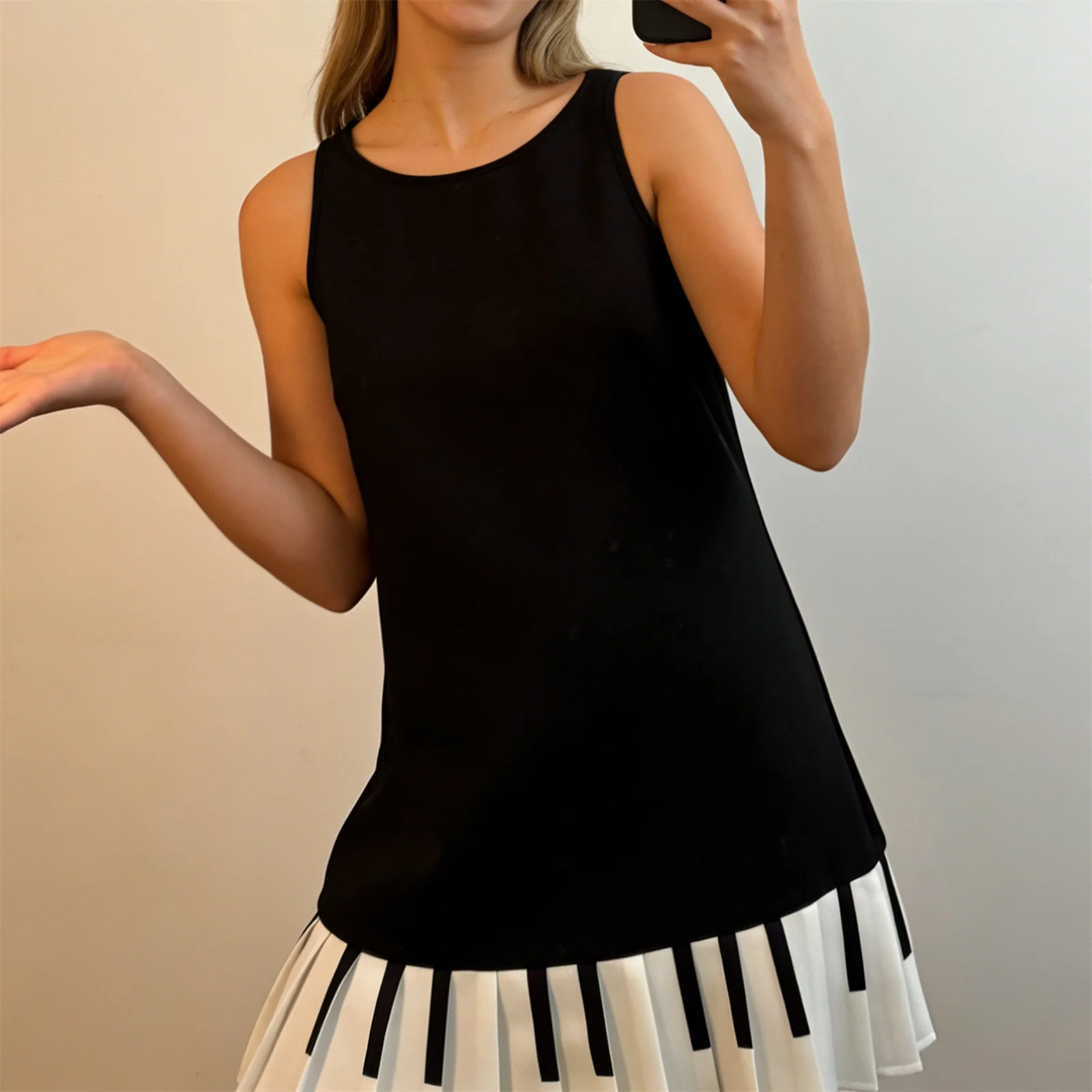 فستان نسائي قصير بطيات مفتاح البيانو Y2K فستان عتيق للموسيقى فستان قصير بدون أكمام 2000s ملابس الحفلات الجمالية