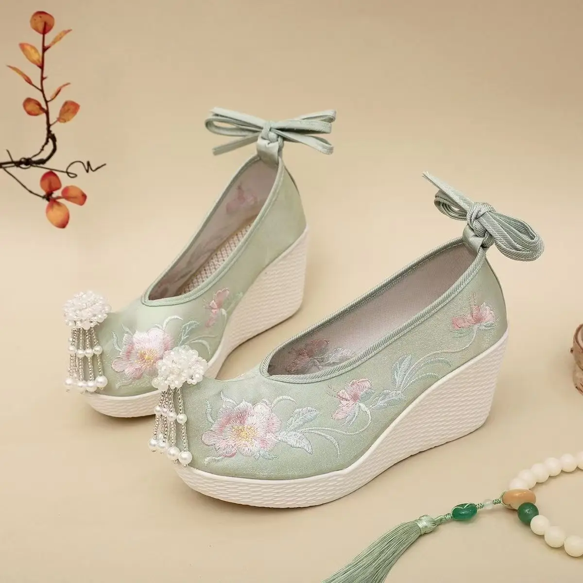 Women cocked shoes Toe Wedges Embroidered Hanfu Shoes Chinese Style Bead String Tassel Ankle Strap High Heel Cloth Shoes