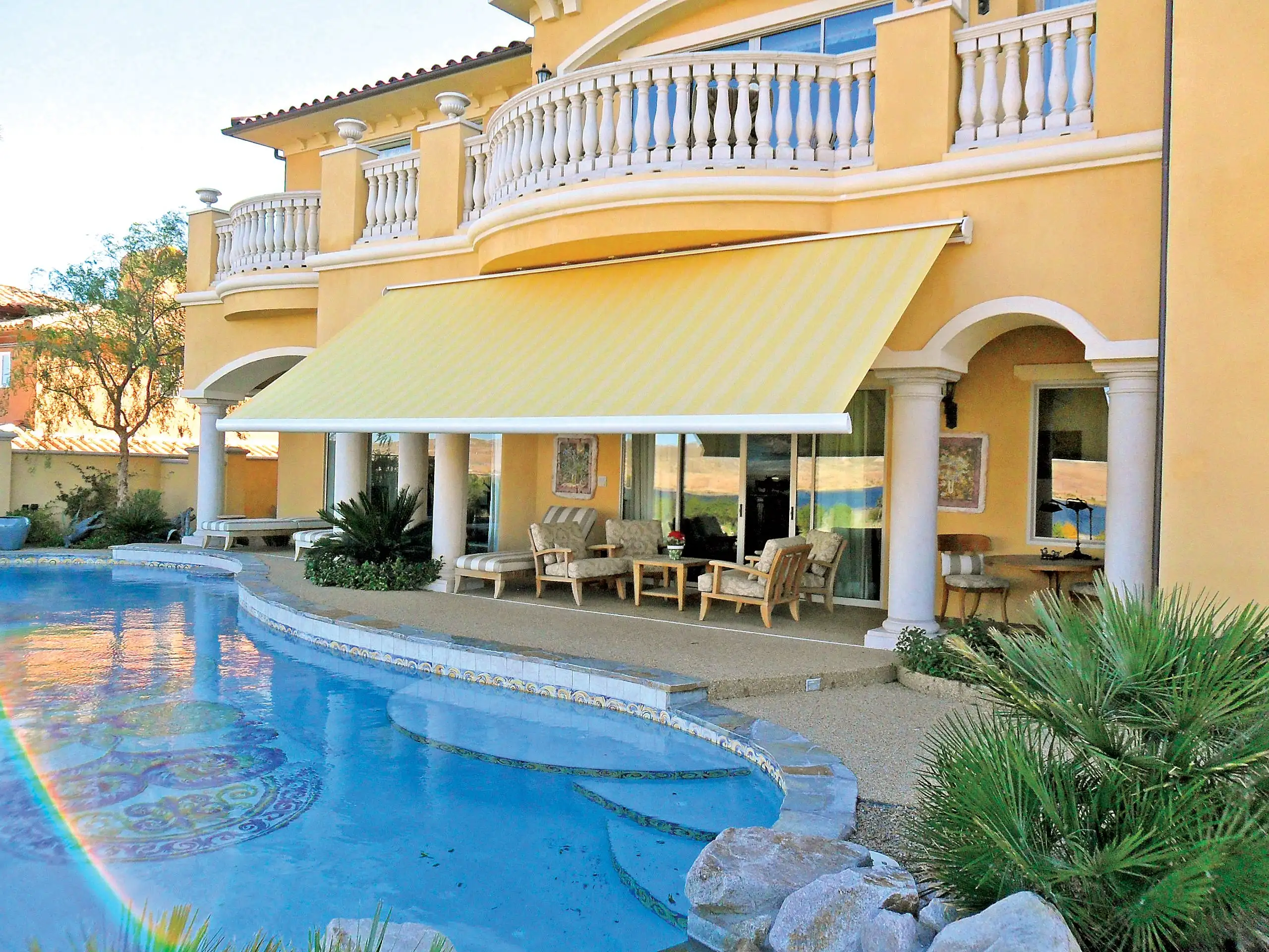 

Full Cassette Terrace Sun Shade Retractable Awning Outdoor and Patio Folding Shade Canopy Awnings for Outdoor Cafe Backyard Use