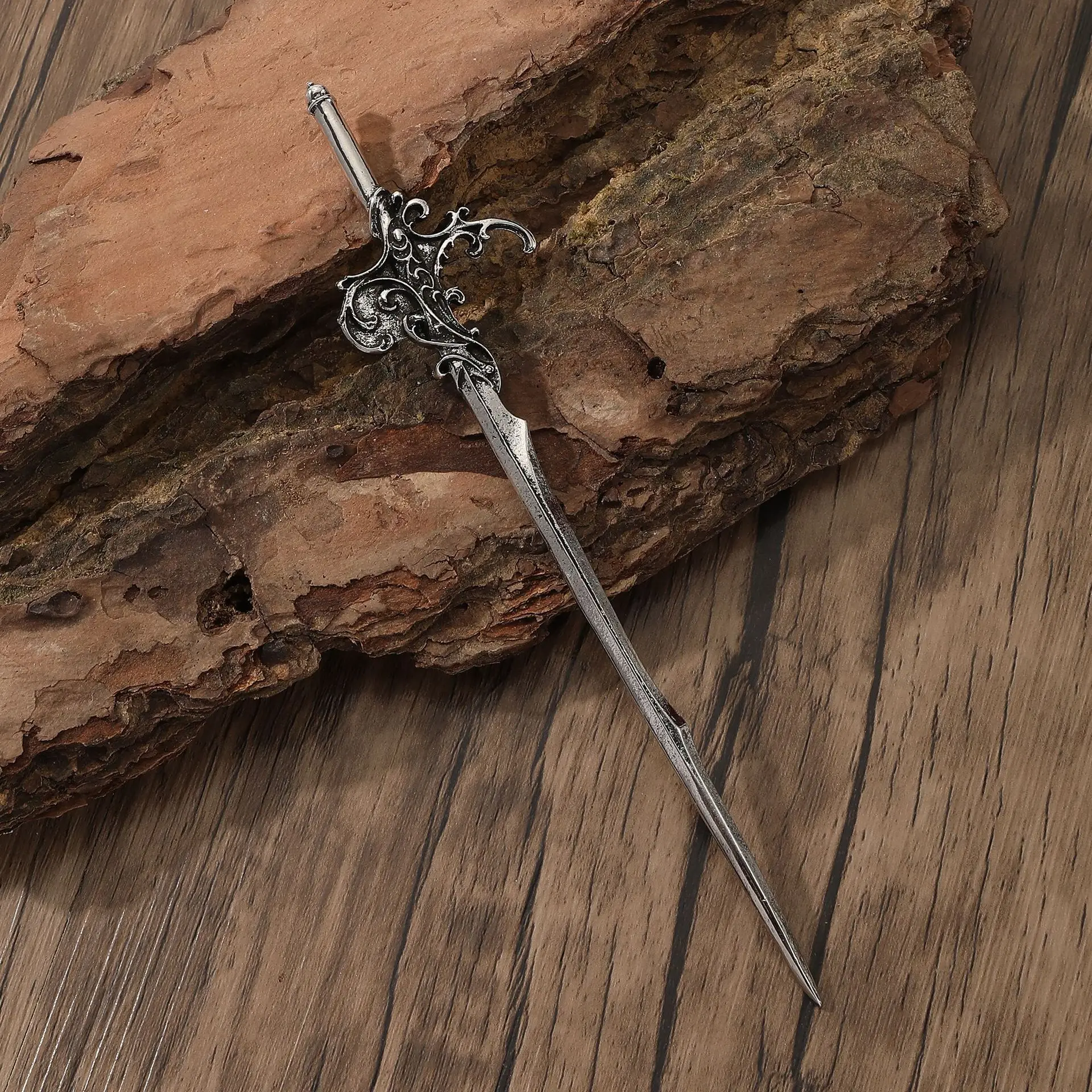 Medieval Style Vintage Sword Hair Stick Ornate Metal Hair Accessory Gothic Cosplay Ornament Unique Retro Hair Jewelry