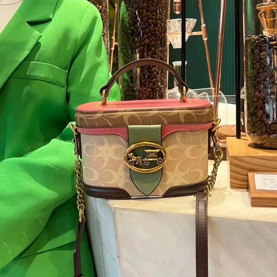 

Chic Solid Color Designer Diaper Bag For Women Unique Crossbody Handbag Luxury Leather Retro Style Messenger Purse And Tote