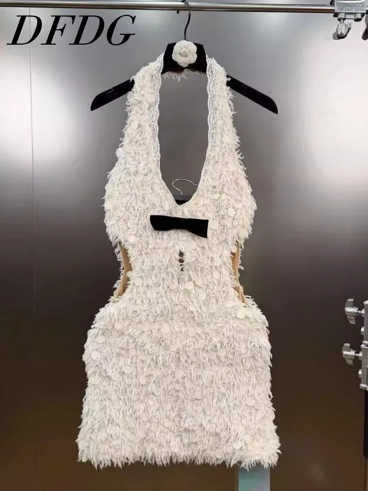

Женское мини-платье DFDG с белыми перьями и черным бантом, на бретельках, для вечеринок и клубов, весна-лето 2026, модный женственный наряд