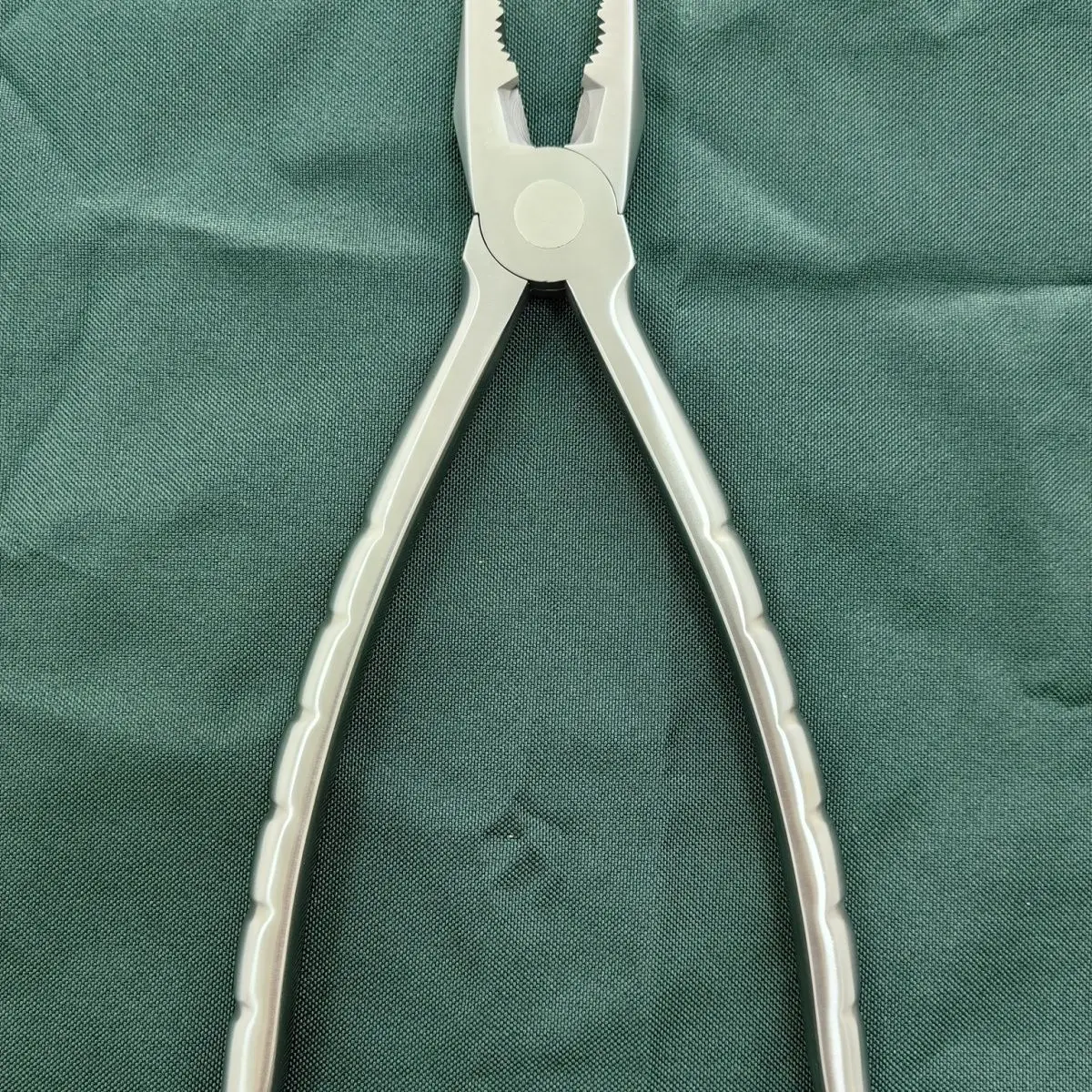 Minimally invasive orthopedic surgical instruments - Medical orthopedic Kirschner's needle scissors, tiger pliers