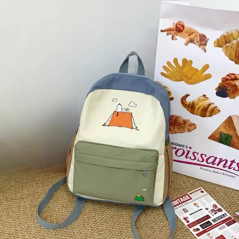 Snoopy Peanuts Comics Anime Perifere Creatieve Cartoon Leuke Gesplitste Print Lichtgewicht Rugzak Cadeau voor jongens en meisjes Reizen