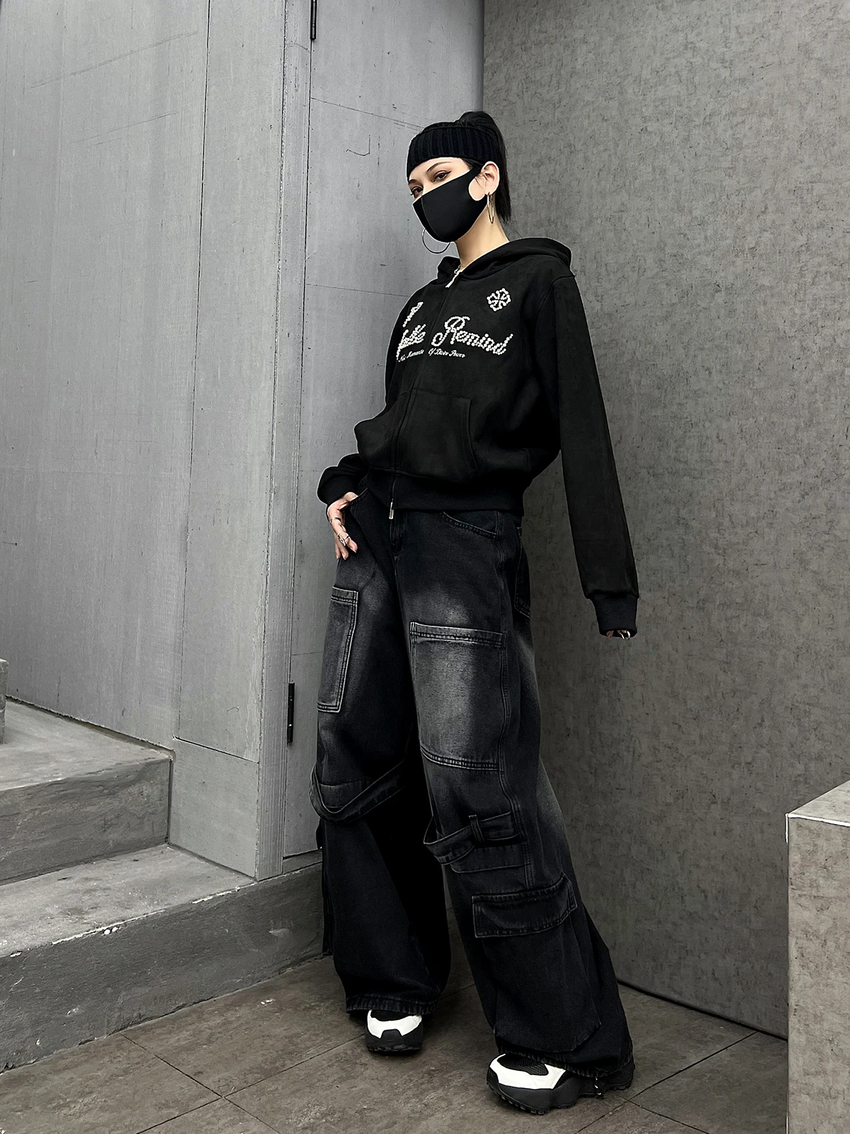 

Модный бренд M-Home: стильный весенний кардиган и джинсовые рабочие брюки — женский комплект из двух предметов в уличном стиле