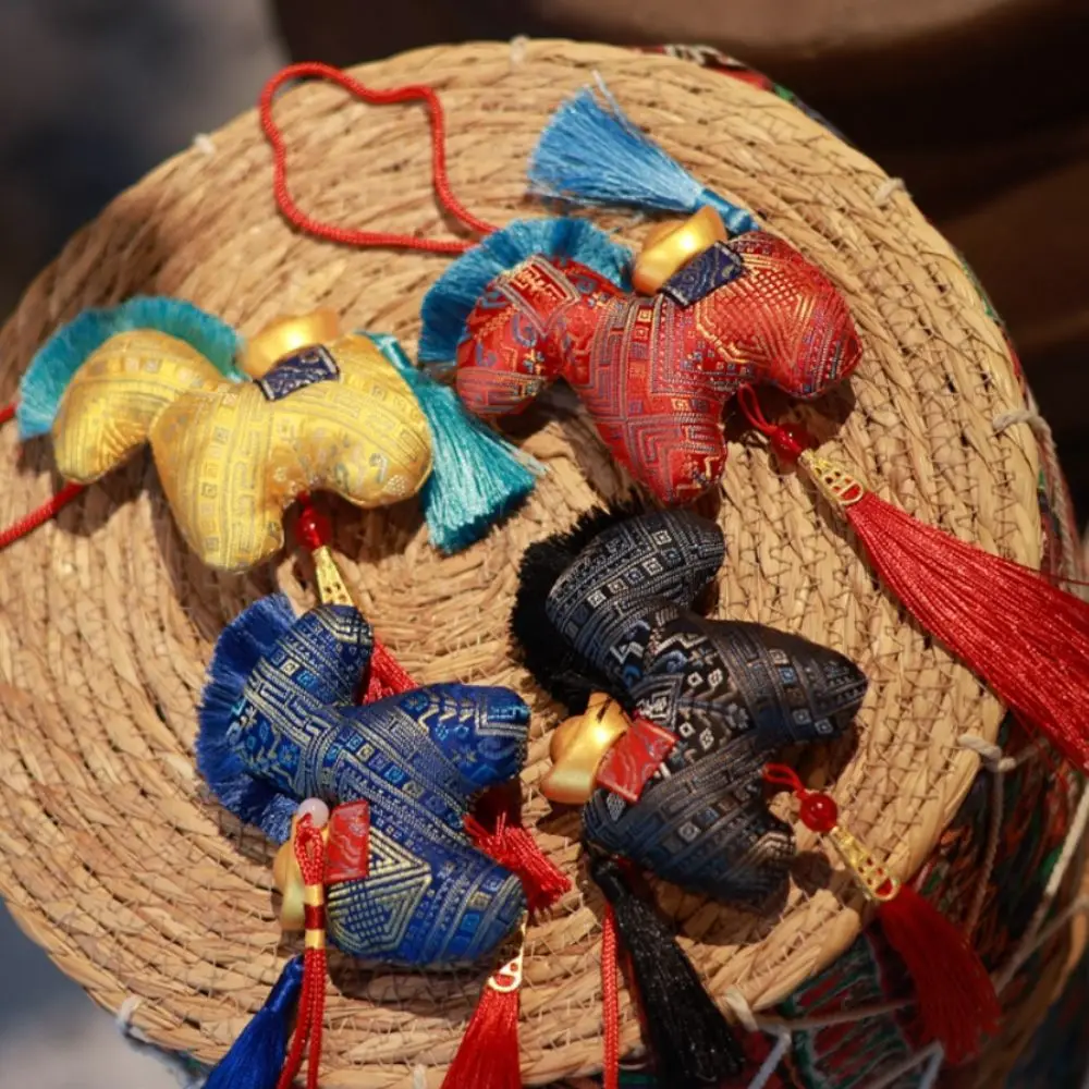 ตุ๊กตาม้าขนนุ่มน่ารัก ตุ๊กตาสัตว์ปีมะโรง ของตกแต่งแขวน ตุ๊กตาโพนี่พวงกุญแจ 10 ซม. ของประดับกระเป๋าแบบนุ่ม