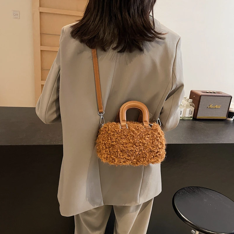 

Minimalist Luxury Diaper Bag For Women Elegant Crossbody Bag Designer Vintage Tote Leather For Commuter And Party Events