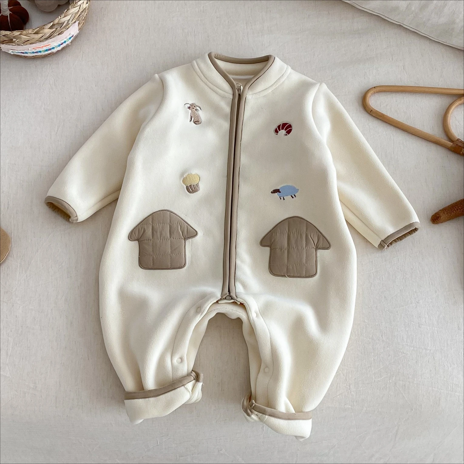 Baby Jumpsuit 2025 New Autumn Boys' Small House Embroidery Cartoon One Piece Clothes Cute Rompers Clothes