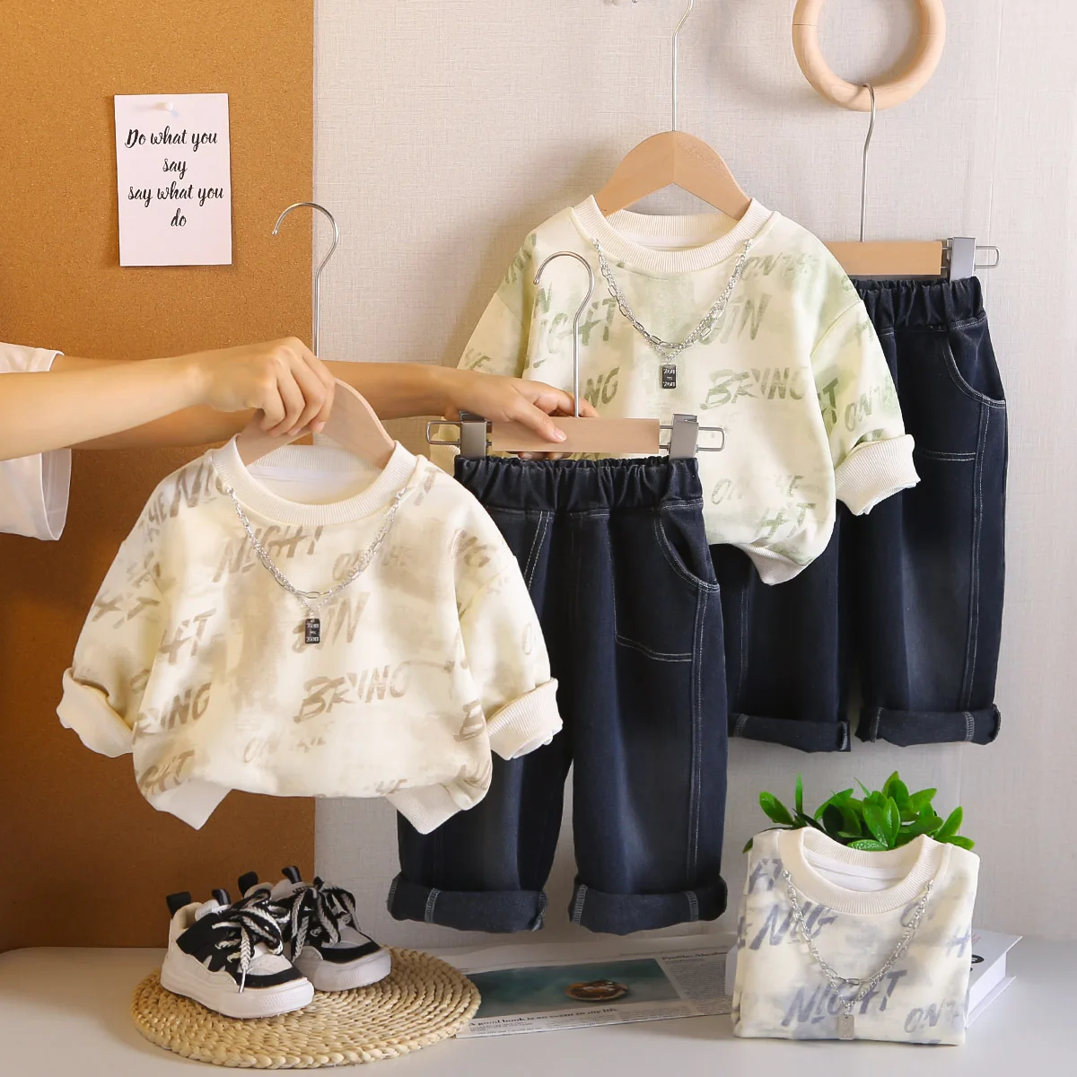 

Children's Set Autumn 2025 New Boy Handsome Baby Sports Sweatshirt Two-Piece Set