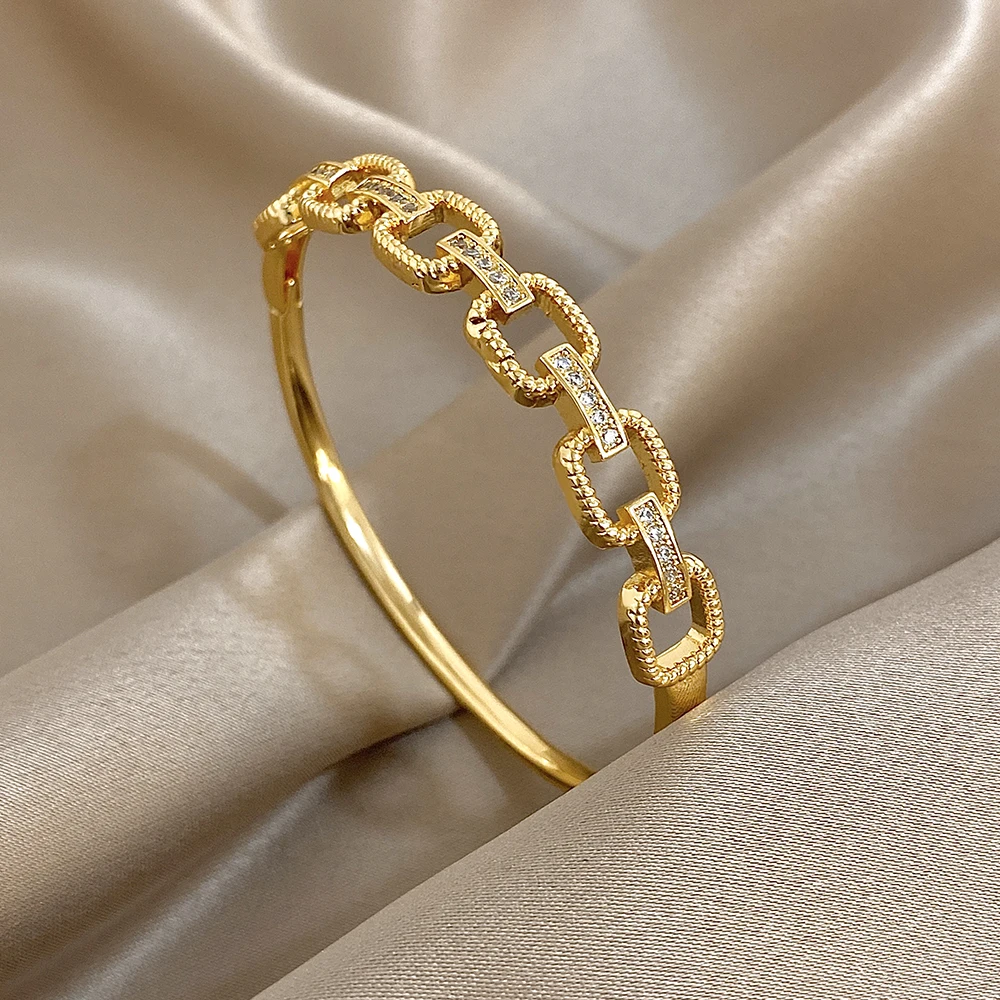 

Freetry Luxury Shinny Zircon Golden Plated Bangle Bracelet for Women Retro Hollow Square Opening Spring Bangle Lady Jewelry Gift