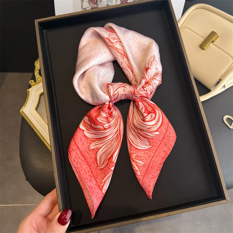 

2026 Дизайнерский квадратный шелковый женский шарф 70 см с цветочным принтом, атласные шарфы, модная шаль, платок, повязка на голову, бандана, хиджаб, накидка