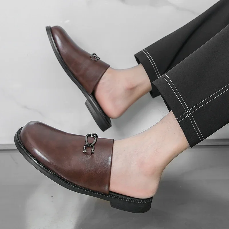 أحذية جلدية رجالية بنية مع أحذية كاجوال بمقدمة مستديرة، أحذية رجالية بمقاسات كبيرة للخريف والشتاء، شباشب للارتداء في الهواء الطلق