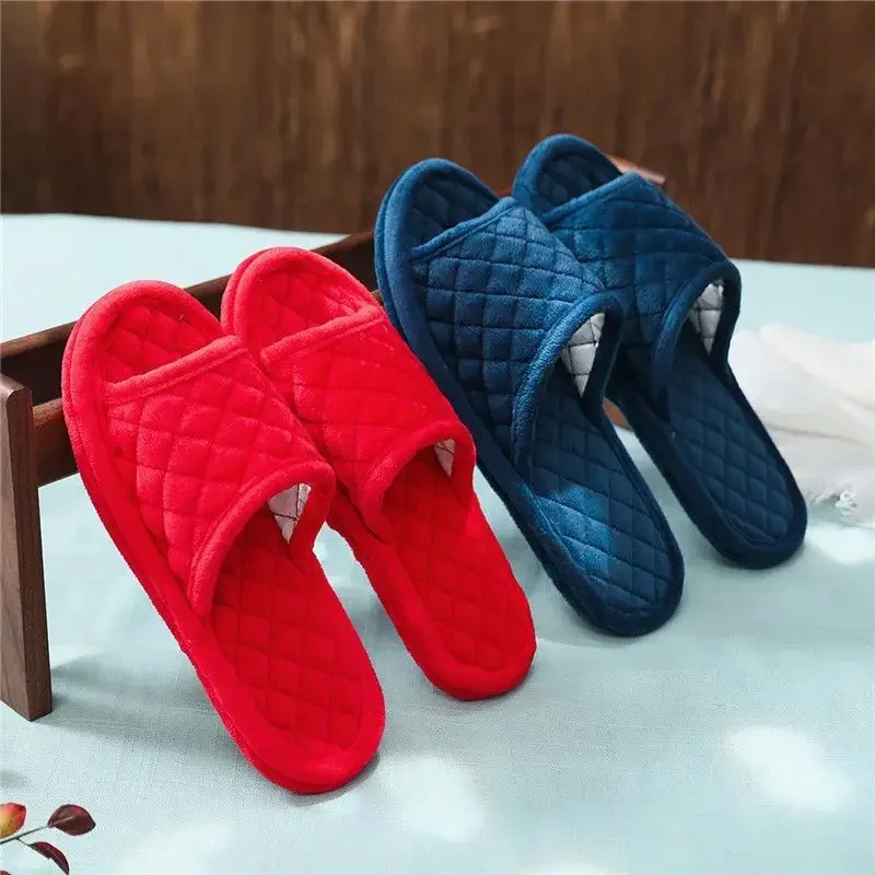 Japanese Coral Velvet Slippers for Couples At Home, Not Damaging The Floor, Keeping Warm and Silent Slippers for Men and Women