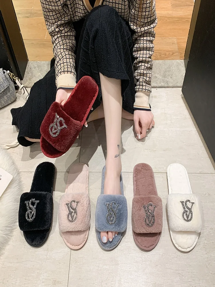 Harige Katoenen Slippers Vrouwen Herfst Winter Nieuw Warm Schoeisel Huis Heldere Diamanten Slippers Mode Bovenkleding Dames Lichte Schoenen