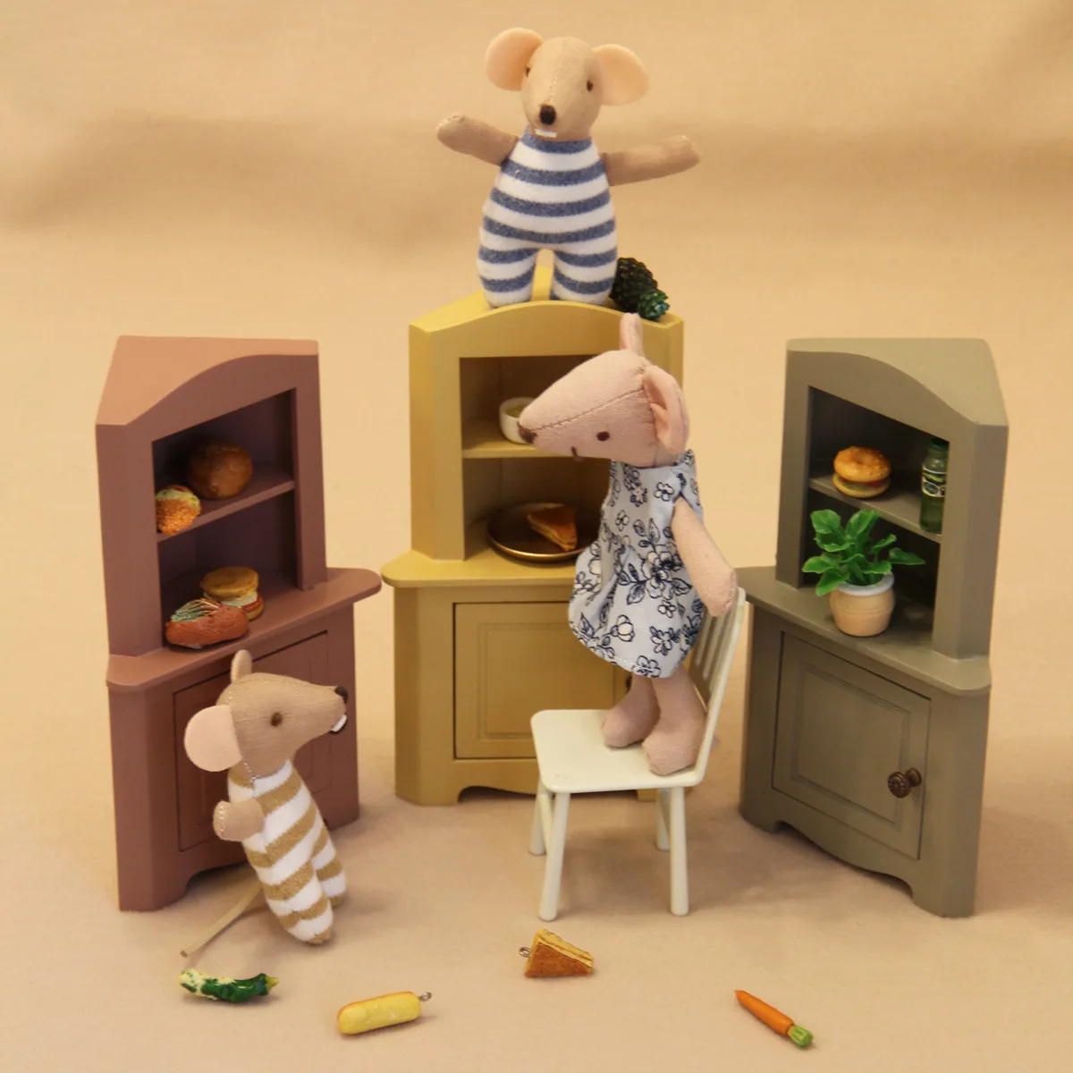 

1:12 Miniature Realistic Furniture Wooden Cabinet, Available in 3 Colors, Suitable for Dollhouse Accessories Decor