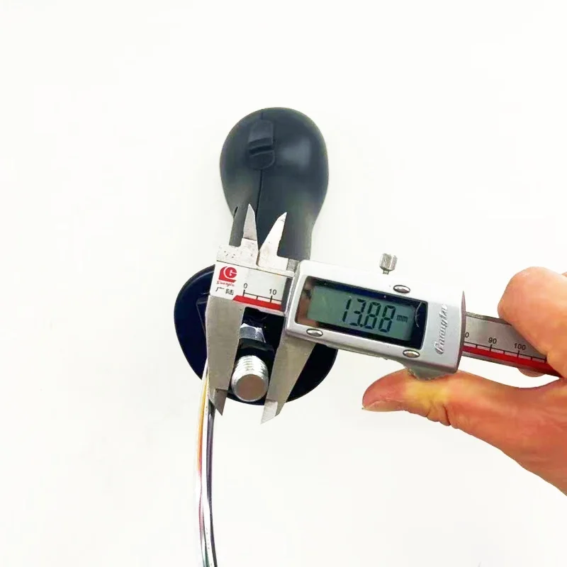 for E318c, E325c, E330c, and E320C control handles