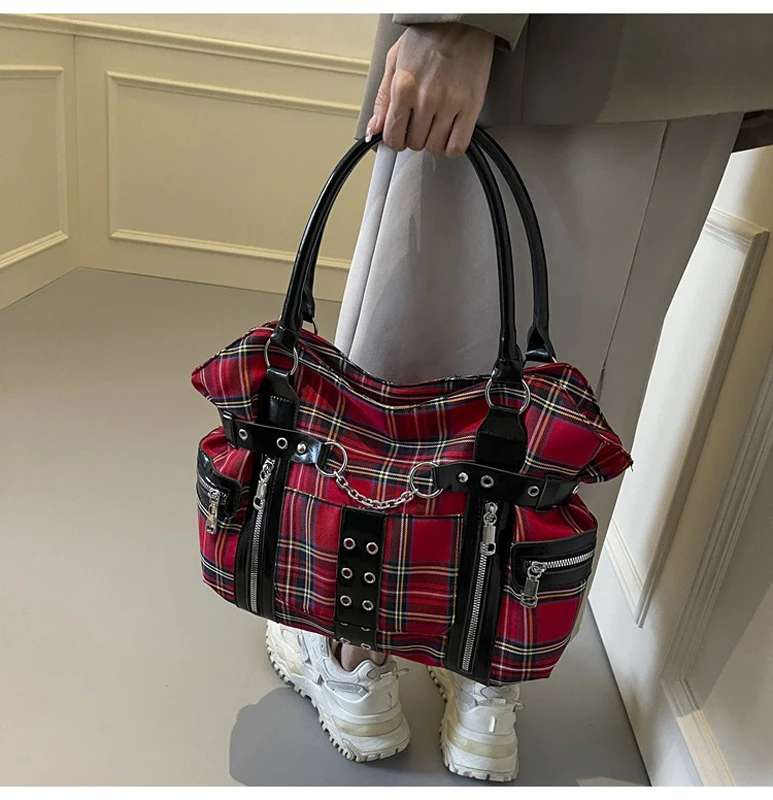 SHELKSBAG الشرير منقوشة حقيبة كتف صعود القوطية البديل تكبيل مقبض علوي حمل المرأة 2025 العصرية الجديدة في حقائب كروسبودي