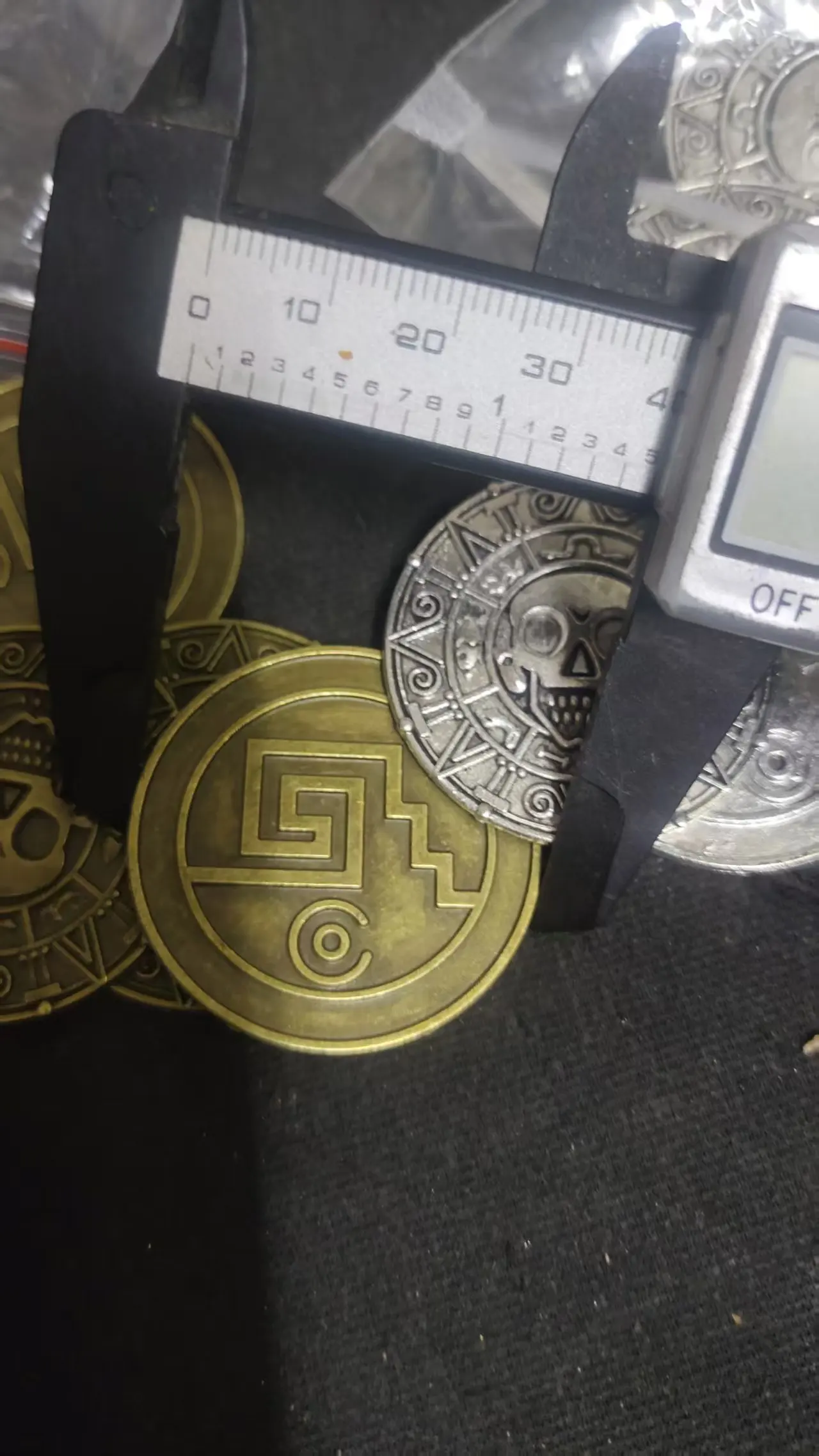 

custom order for 250pcs bronze or silver plated 43mm large Aztec Pirate Skull pendant