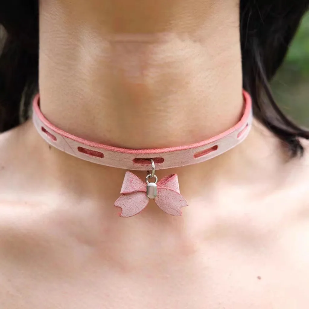 Punk Niche design sense Personality Sweet and cool Hot Girl Pink Bow Cortex Stainless steel Necklace Clavicle chain
