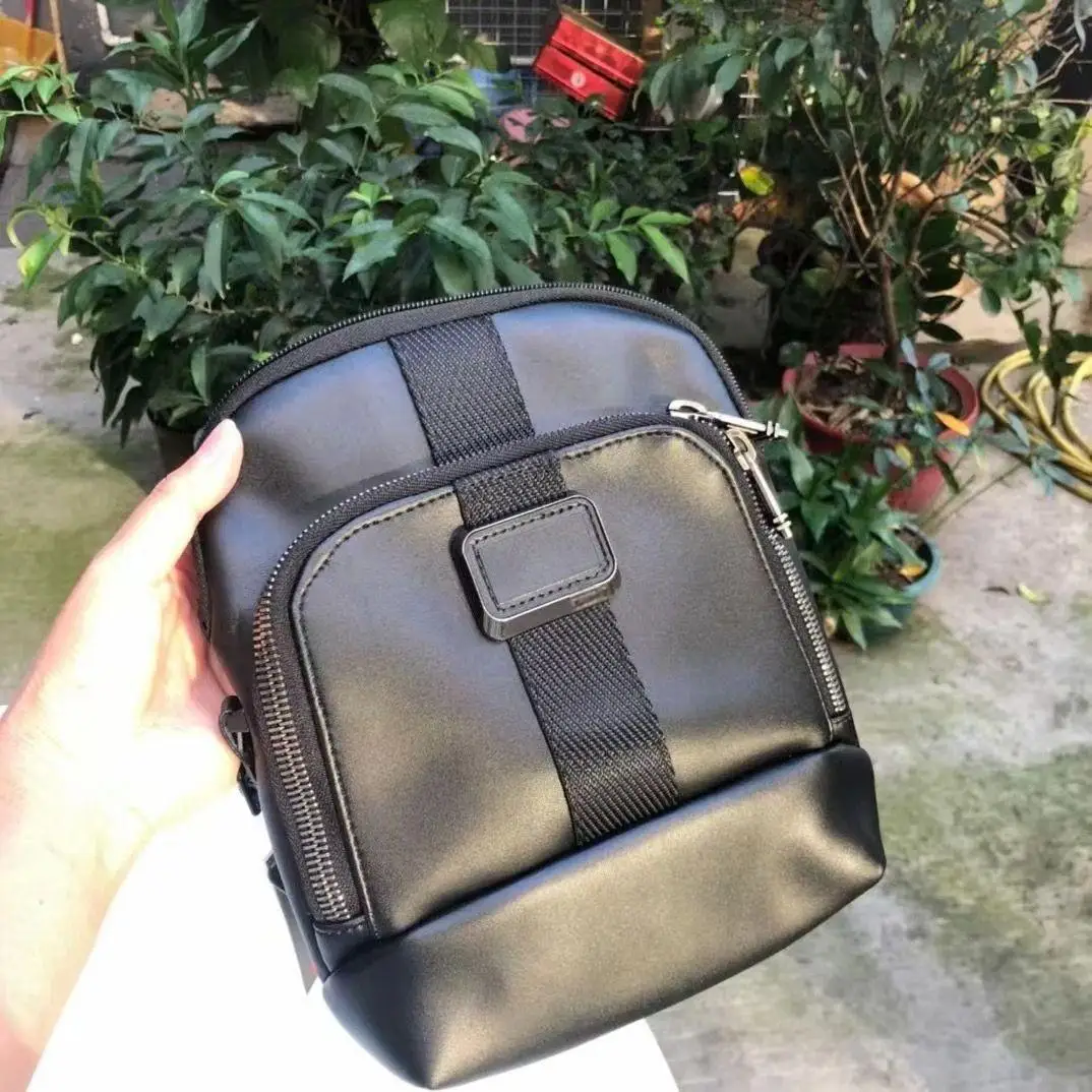 Tas Selempang Ramping untuk Pria, Tas Dada Crossbody Ringkas untuk Perlengkapan Penting, Desain Ringan 222402