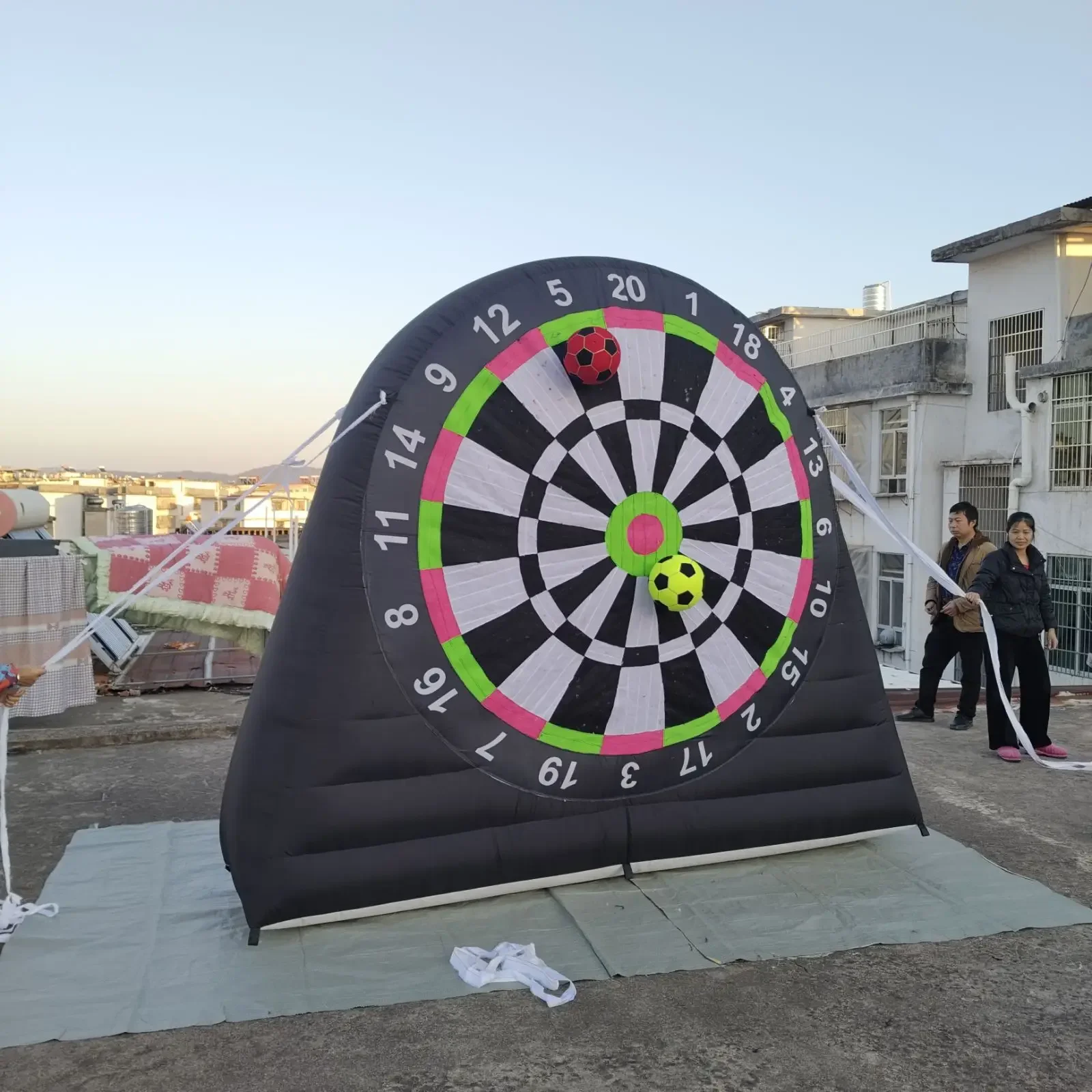 

Large Inflatable Football Dart Game, Interactive Inflatable Football Darts with 8 Balls for Sports Events and Outdoor Fun