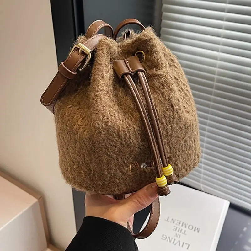 

Винтажная сумка-ведро Maillard на шнурке, женская шерстяная сумка через плечо с вышитыми буквами, женская сумка через плечо, осень-зима 2024, новые сумки через плечо