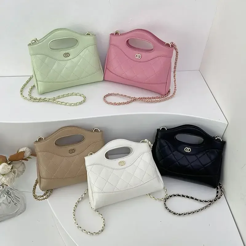 

2024 New Xiaoxiangfeng Lingge Handbag Chain Fashion Commuter One Shoulder Crossbody Bag Versatile and Elegant Women's Bag