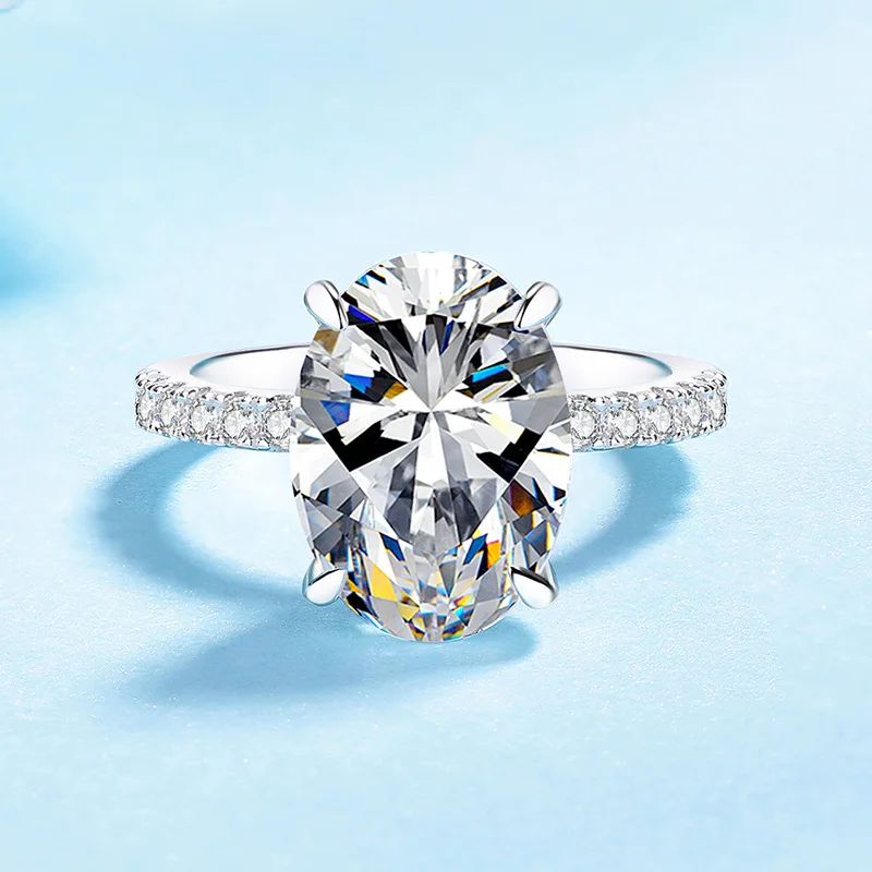 PT950 Platinum Women Oval Light Luxury Exquisite Ring, 8 Carat Moissanite Elegant Finger Ornament for Dates & Banquets