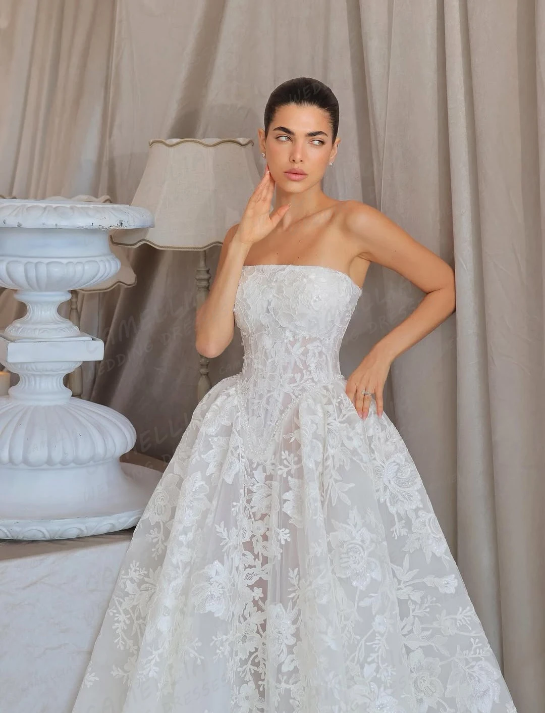 레이스 아플리케 웨딩 드레스 A라인 여성 섹시한 스트랩리스 백리스 브라이덜 가운 튤 롱 슬리브 베스티도스 데 노비아 맞춤 제작