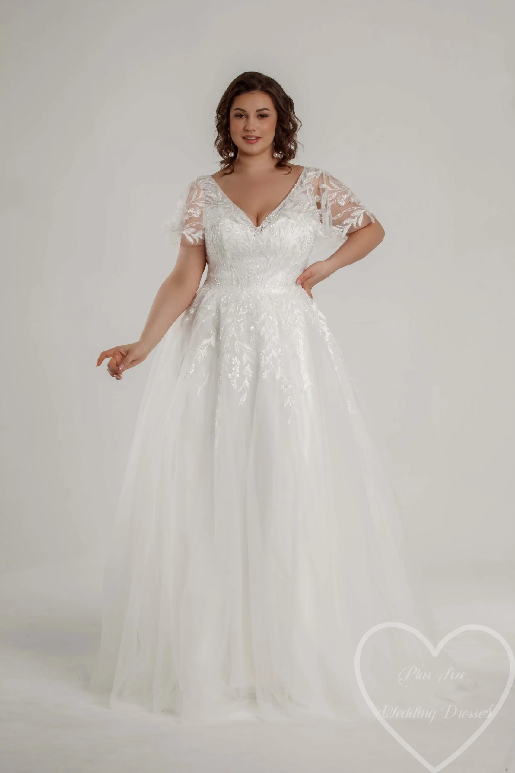 Plus Size Long Luxury Wedding Dresses 2026 Sparkle Lace Applique Tulle Wedding Gowns Short Sleeves Ivory Bridal Gowns Custom