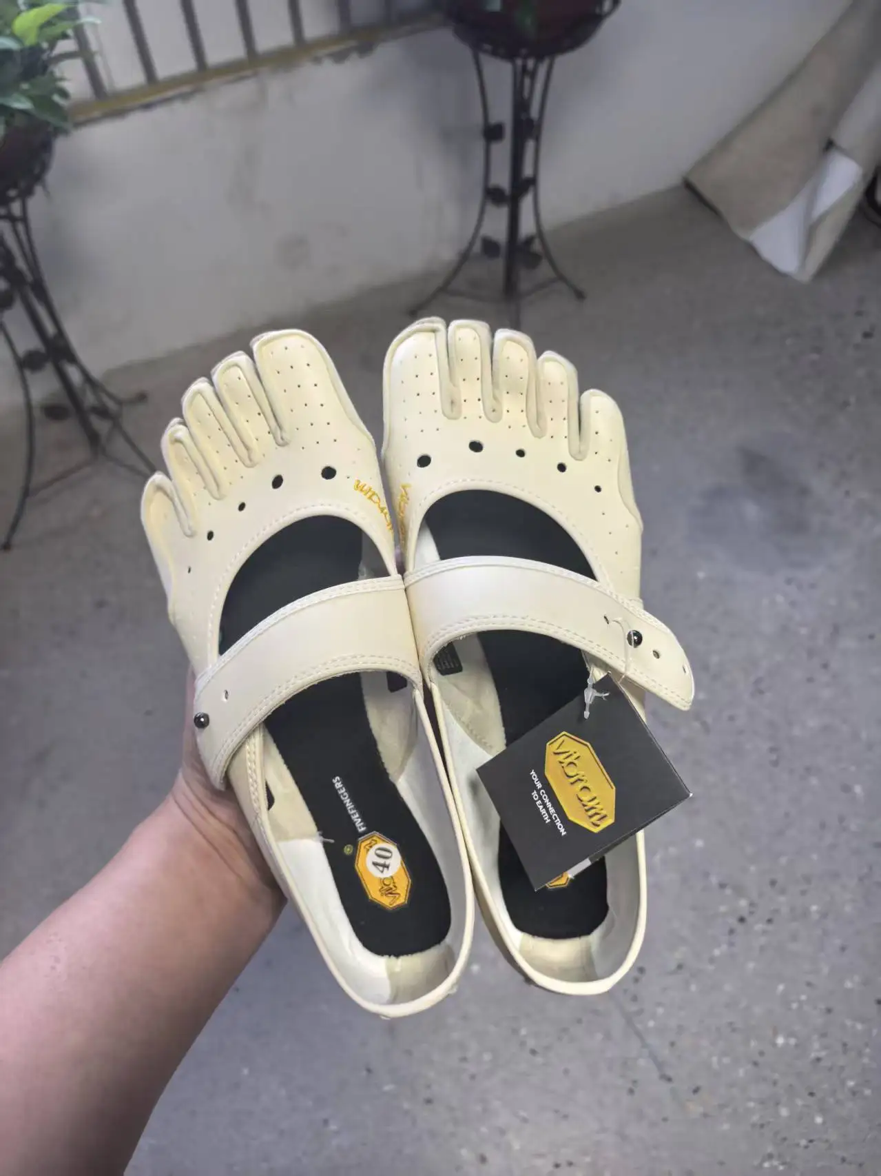 women's-fivefingers-mary-jane-shoes-barefoot-minimalist-shoes-for-yoga-pilates-dance-lightweight-non-slip-fitness-training-shoes
