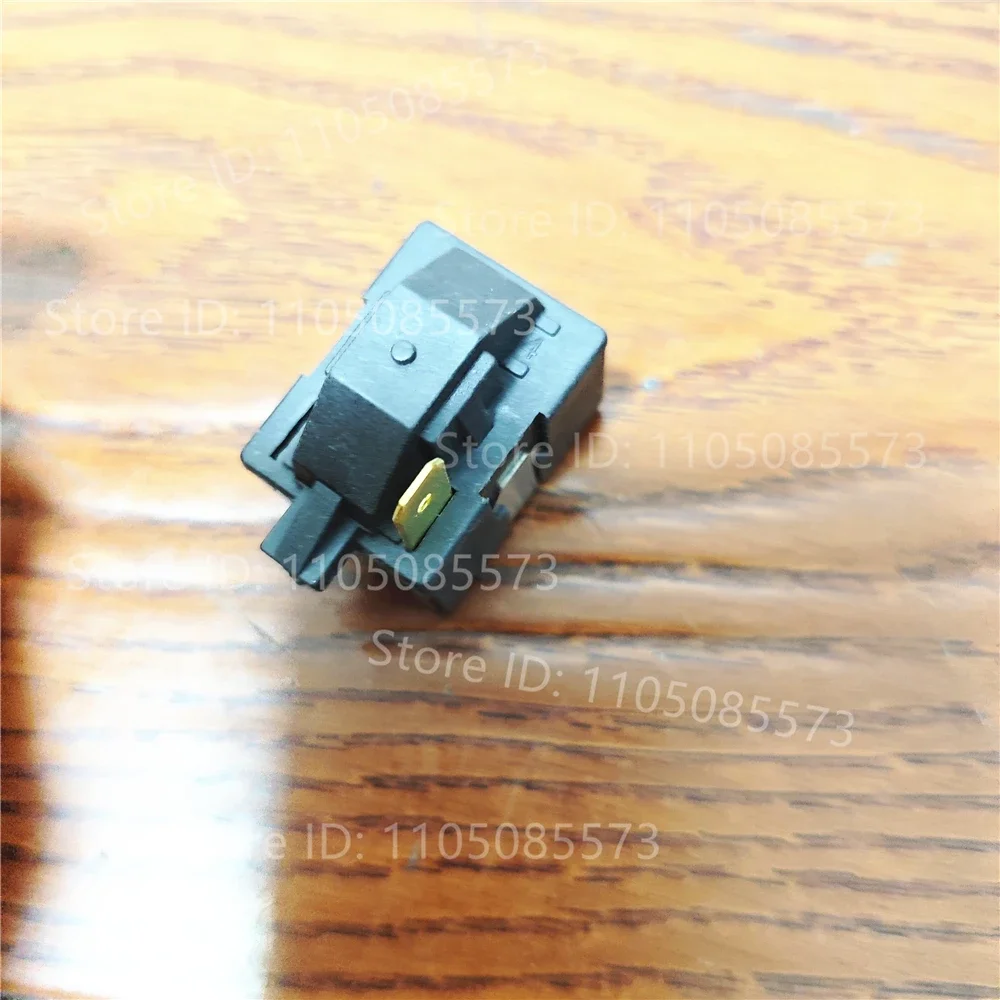 Suitable for Haier BC-117FC refrigerator freezer compressor starter single plug P6R8MC 0R0410 OR1