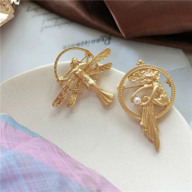 Retro Baroque Creative Metal Badge Angel Wings Men's Fashion Accessory Lapel Pin Personalized Stylish Fashionable Trendy