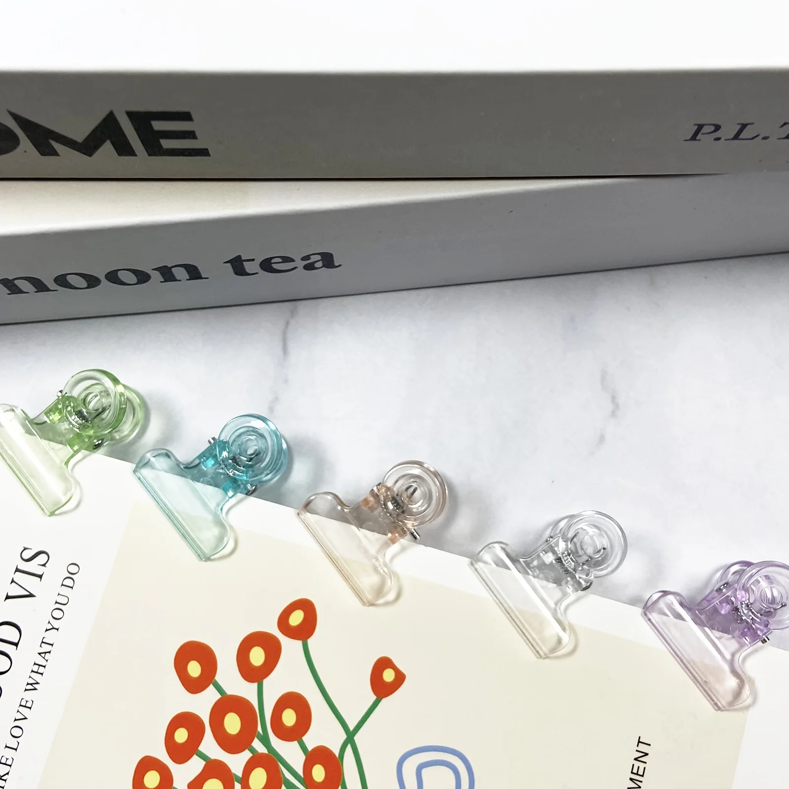 10pcs Small Plastic Clips in Various Colors, Measuring 2.21 cm, Ideal for Securing Labels And Great for Use in Shops,Kitchens
