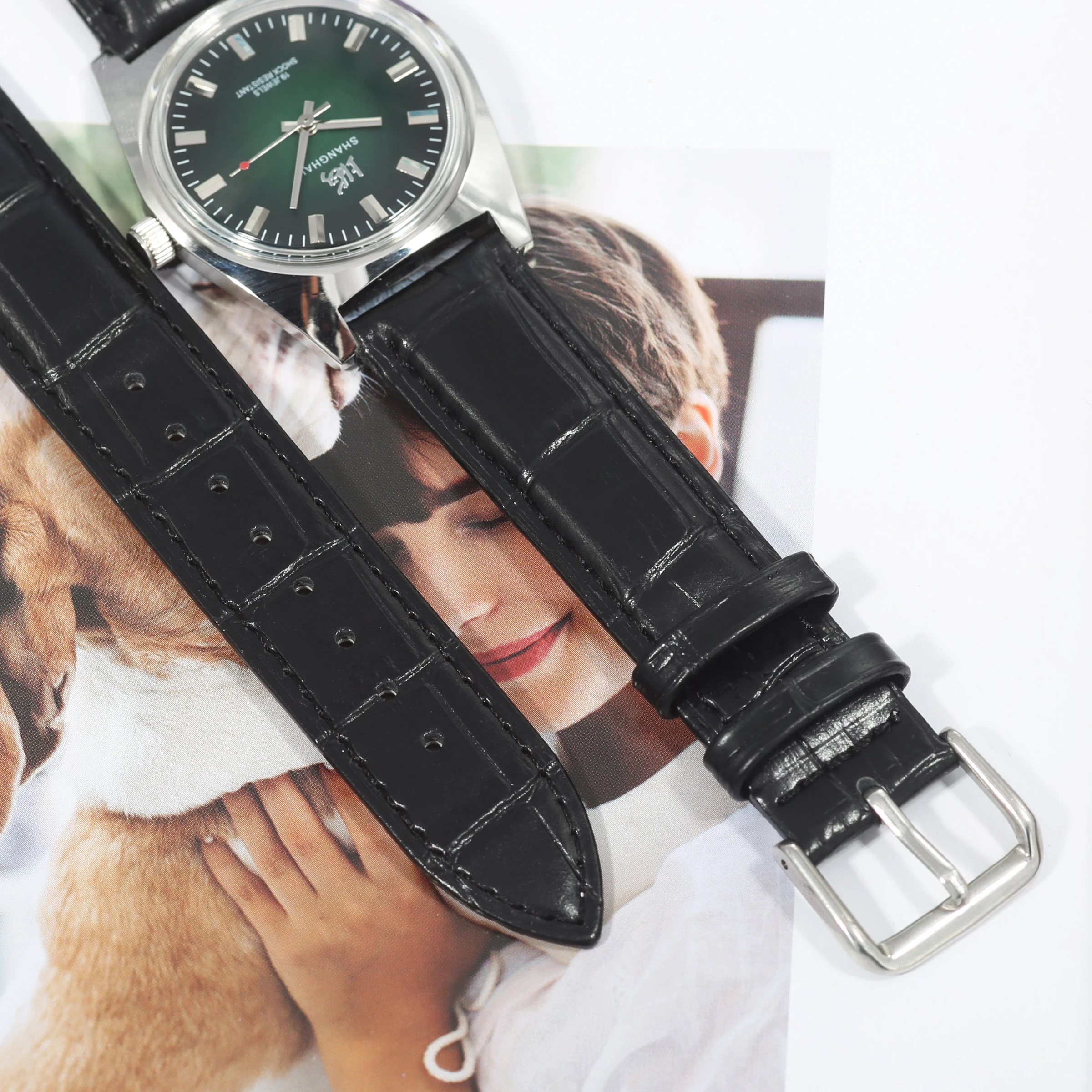 Reloj de pulsera Shanghai Machinery modelo 712036 mm con cuerda manual y diseño impermeable. Reloj chino para hombre. Disponible al por mayor.